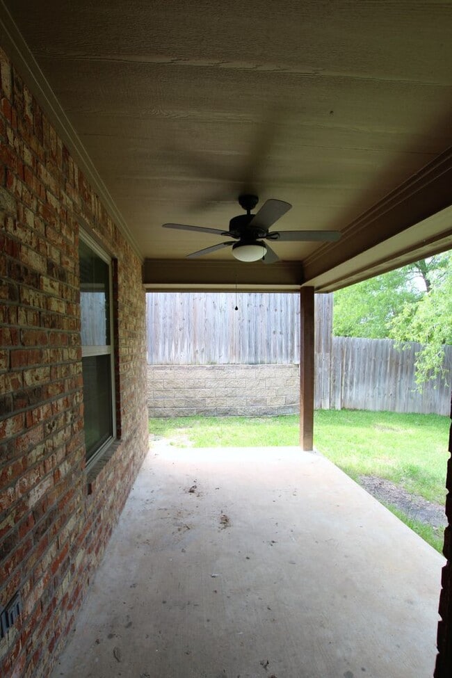 Building Photo - 6335 Villa Rosa Way