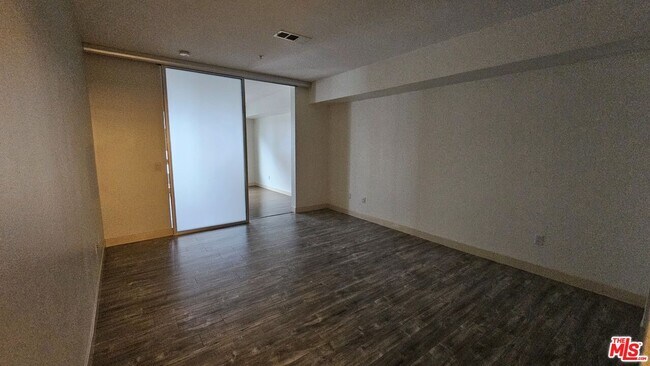 Building Photo - 1234 Wilshire Blvd