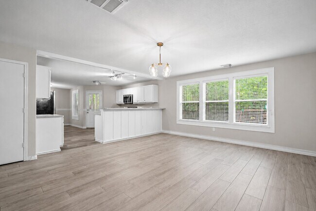 Building Photo - 6 Orion Star Ct