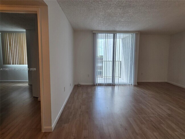 Building Photo - 850 N Miami Ave