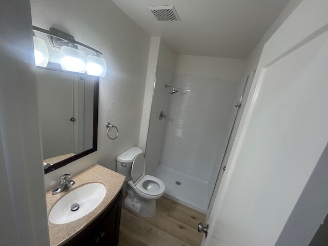 Building Photo - 5900 Fawn Ave