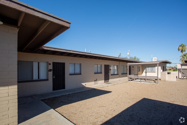 Building Photo - 302-304 W Ventura St