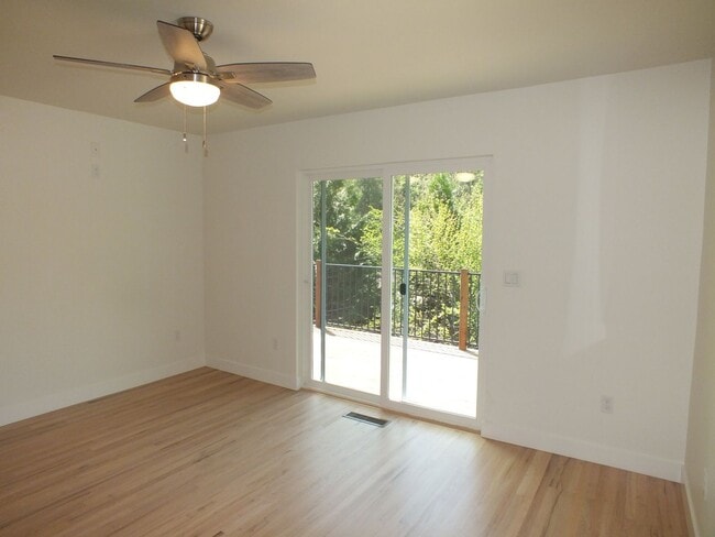 Building Photo - Remodeled 3/2 Placerville home near downtown and Marshall Medical!