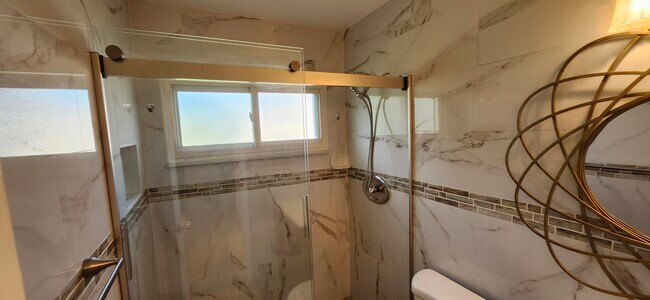Building Photo - 301 SW Whitmore Dr