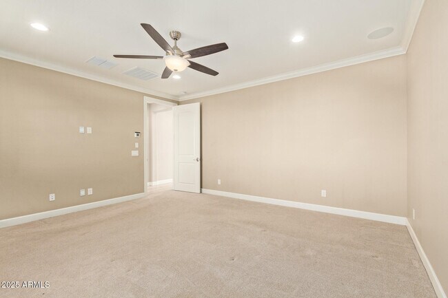 Building Photo - 4322 S Gardenia Dr