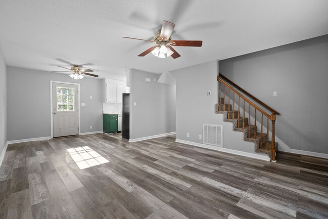 Building Photo - 3421 Oak Lawn Dr