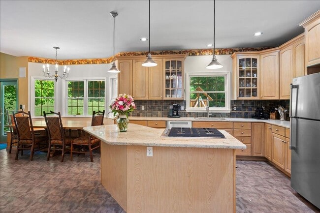 Building Photo - Private Pool, Fireplace & Endless Charm — Cross River, NY