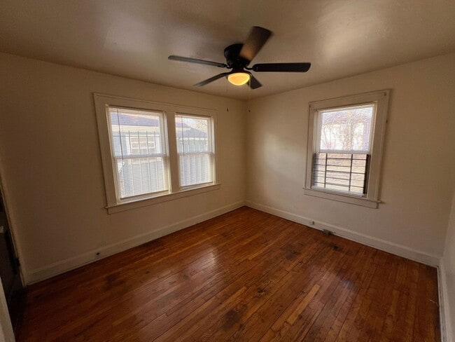 Building Photo - 2-Bedroom Home with Open Living and Dining Space!