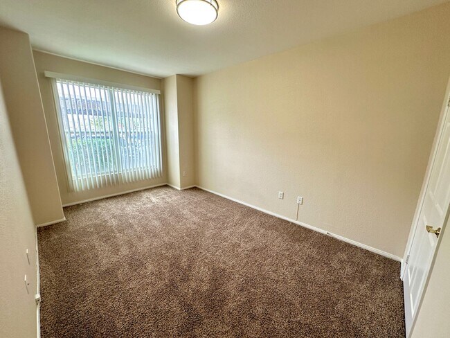 Building Photo - 9975 Peace Way