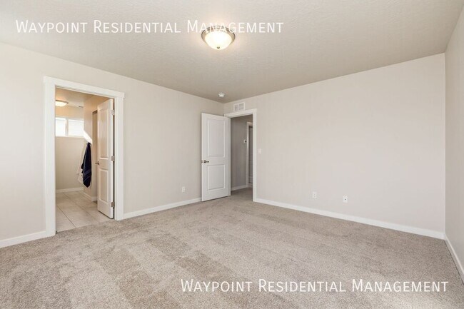 Building Photo - 5316 S Redeken Pl