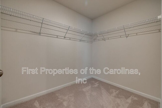 Building Photo - 807 Gable Oak Ln
