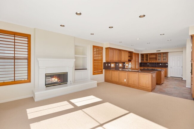 Building Photo - Exclusive Pelican Ridge Home.