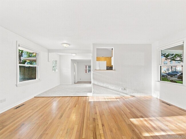 Building Photo - 1317 Zenobia St