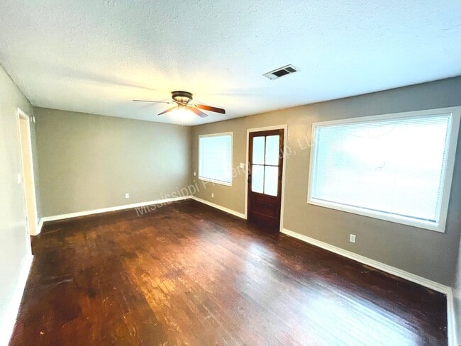Building Photo - 4BR/2BA Home