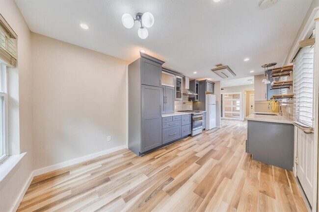 Building Photo - 2515 Cypress Island Dr