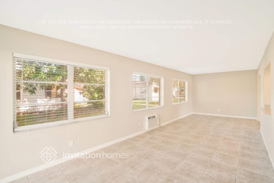 Building Photo - 5714 NW 71st Ave