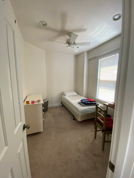 Building Photo - 724 SW 10th St