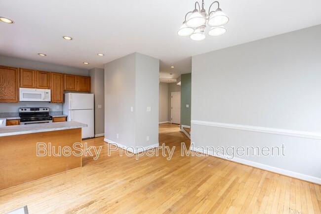 Building Photo - 2304 Ravenswood Ct
