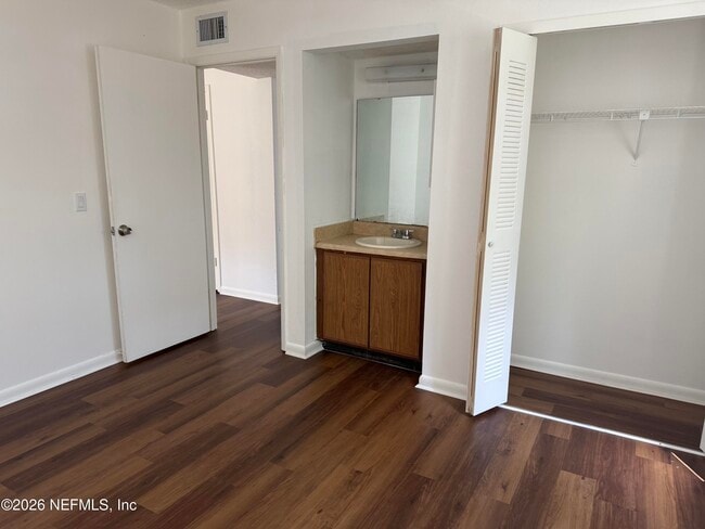 Building Photo - 5243 Westchase Ct