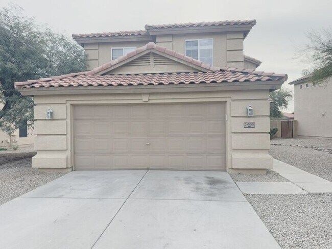 Building Photo - Large 4Bedrooms- 3Bath Home!!!