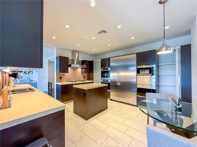 Building Photo - 443 N Palm Dr