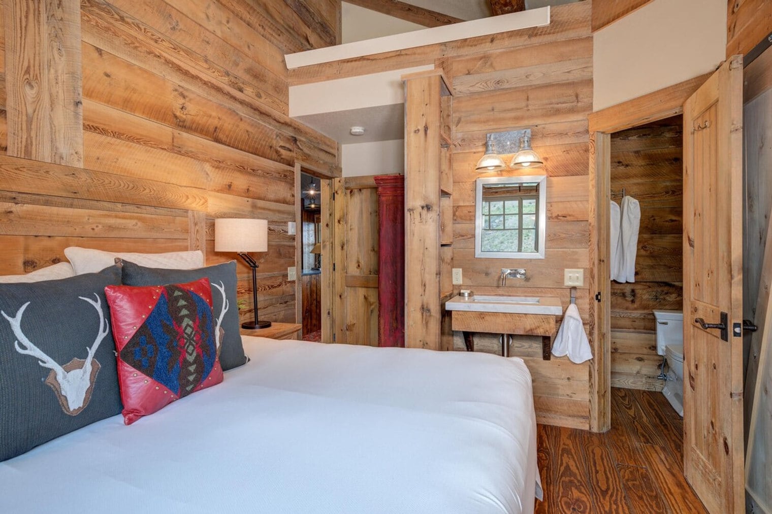 Building Photo - 7 Cabin Hollow Dr