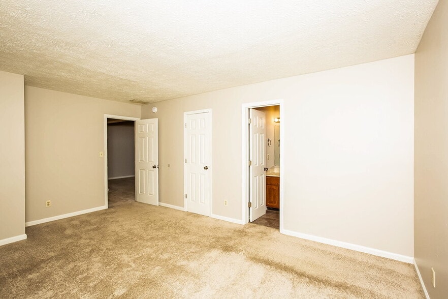 Building Photo - 5723 Ensenada Ave