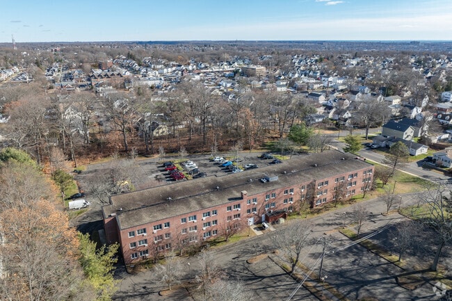 Building Photo - Bishop Curtis Homes - Jewett