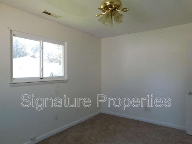 Building Photo - 3825 Annie Ln