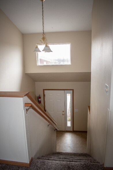 Building Photo - 1515 Prairie Dr