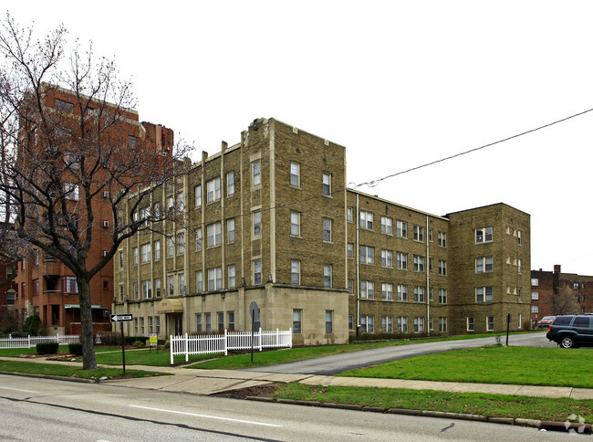 Building Photo - Boulevard View