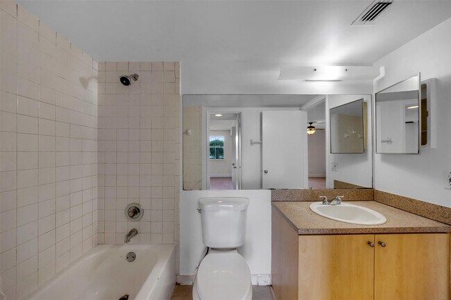 Building Photo - 2809 N Course Dr