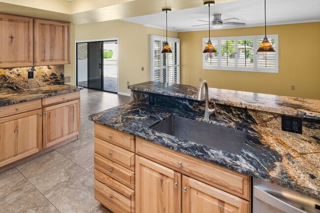 Building Photo - Your Oasis Awaits!