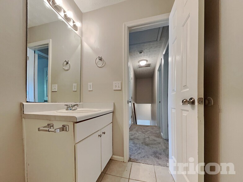 Building Photo - 1612 Zachary's Way