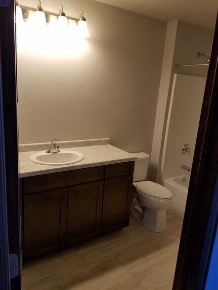 Building Photo - 1323 Moon Ridge Ct