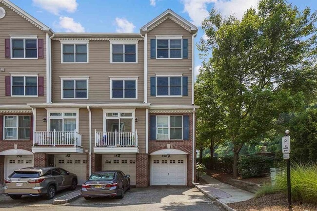 Building Photo - 350 Oswego Ct