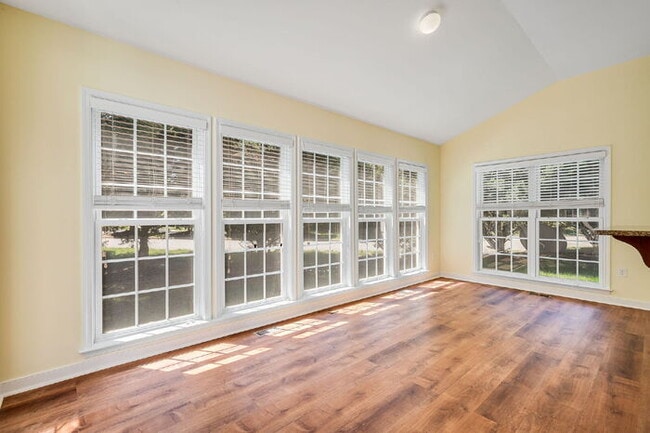 Building Photo - Spacious 5 Bedroom Home in Moseley – $3,800/mo