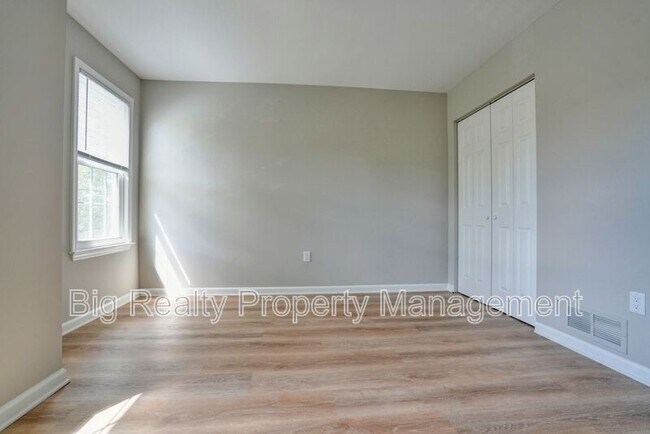 Building Photo - 1732 Rosewood Ct