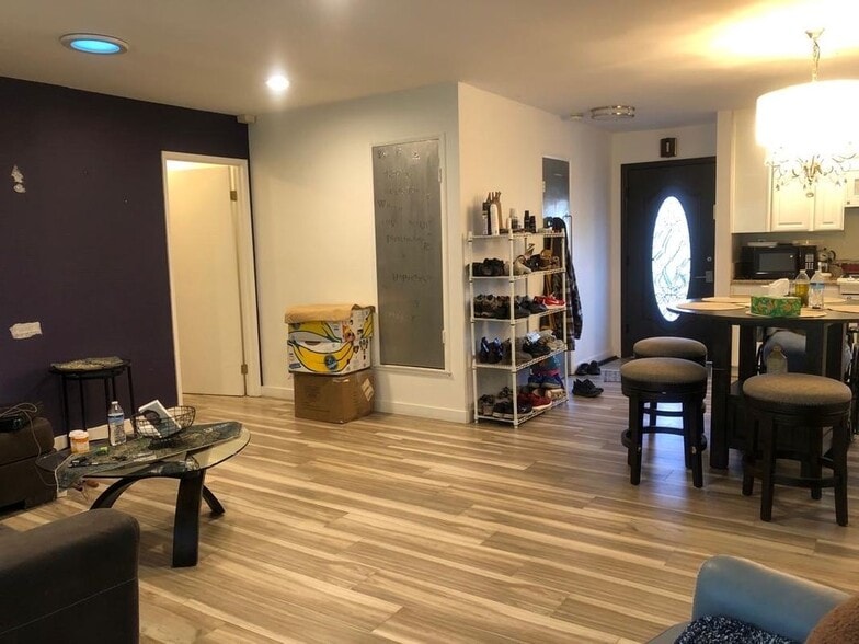 Building Photo - 20800 Clark St