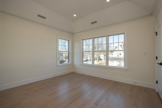 Building Photo - 7 Victoria Ln