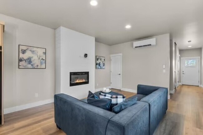 Building Photo - 63455 N Hwy 97