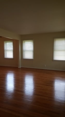 Building Photo - Newly Remodeled House for Rent in Crestwood