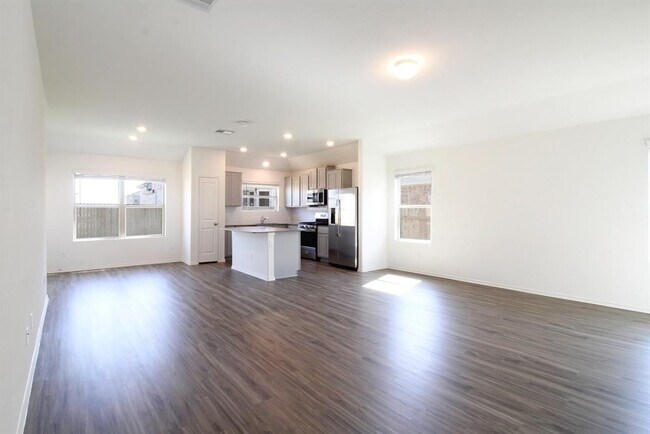 Building Photo - 6421 Turin Ln
