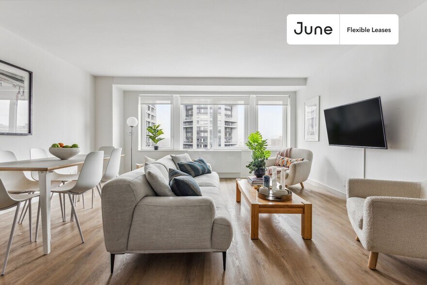 Building Photo - Modern ROOM at The Heritage House