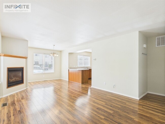 Building Photo - Bright & Spacious 3-Bedroom Apartment