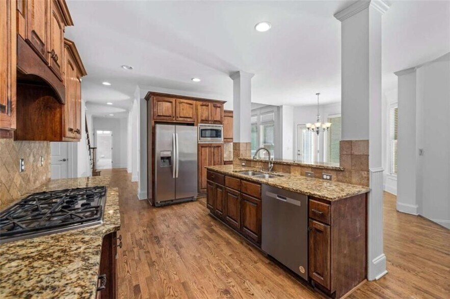 Building Photo - 1475 Boomer Cir