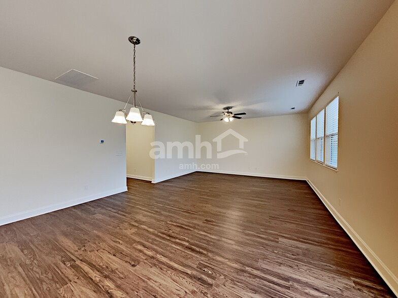 Building Photo - 2748 Bison Ct