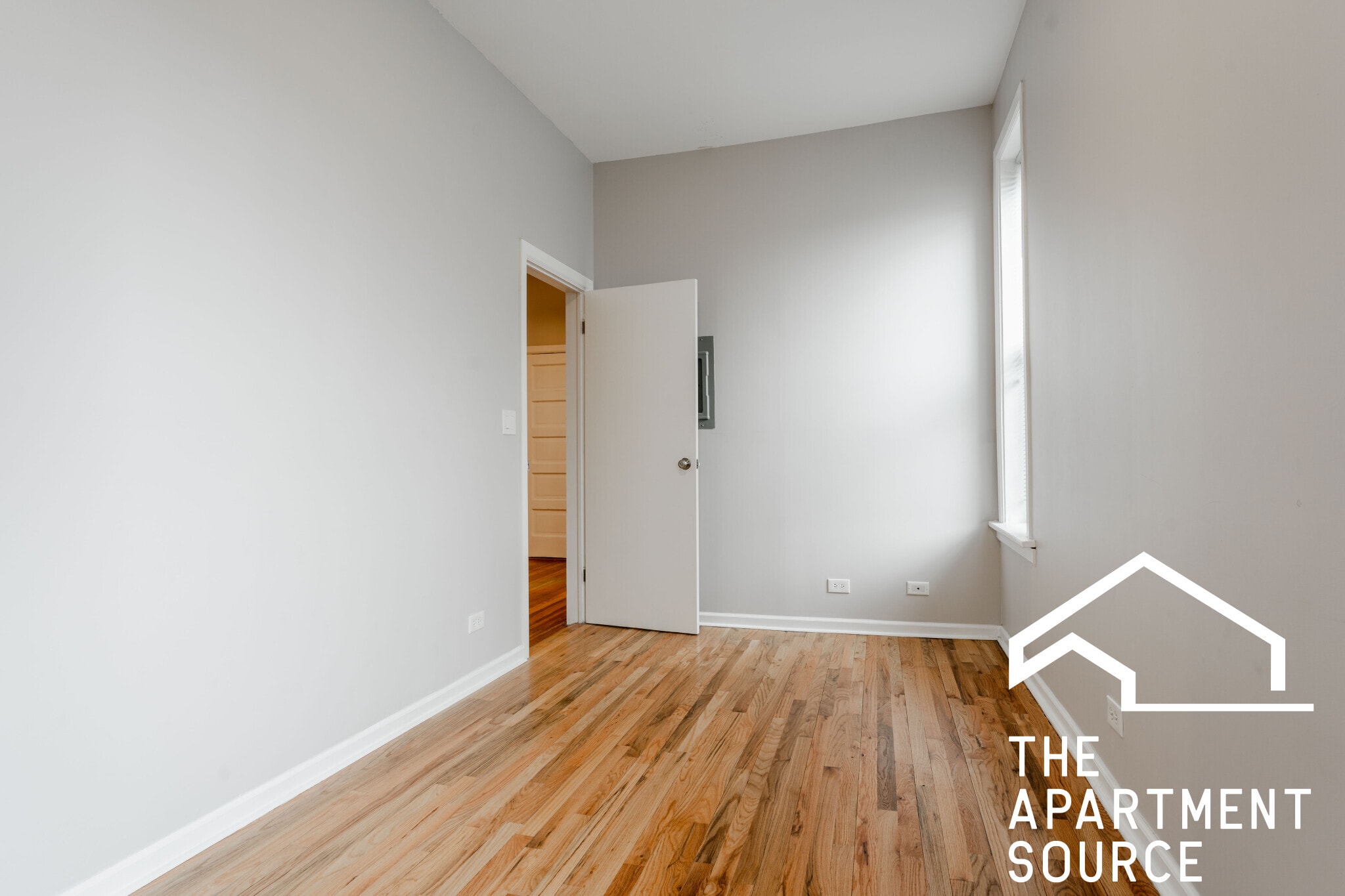 Building Photo - 2202 W Belmont Ave