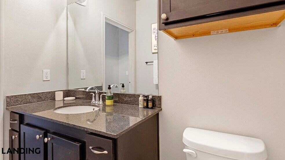 Building Photo - 750 Fort Worth Ave