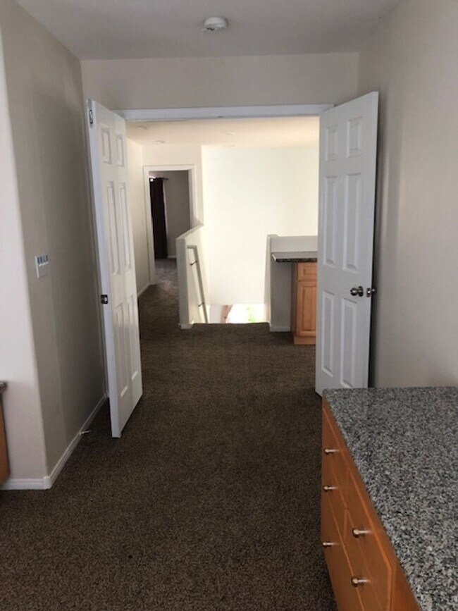Building Photo - Expansive 3 Bedroom Treat with 2+ Bonus Ro...